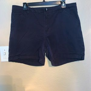 Lee straight leg short. Size 16